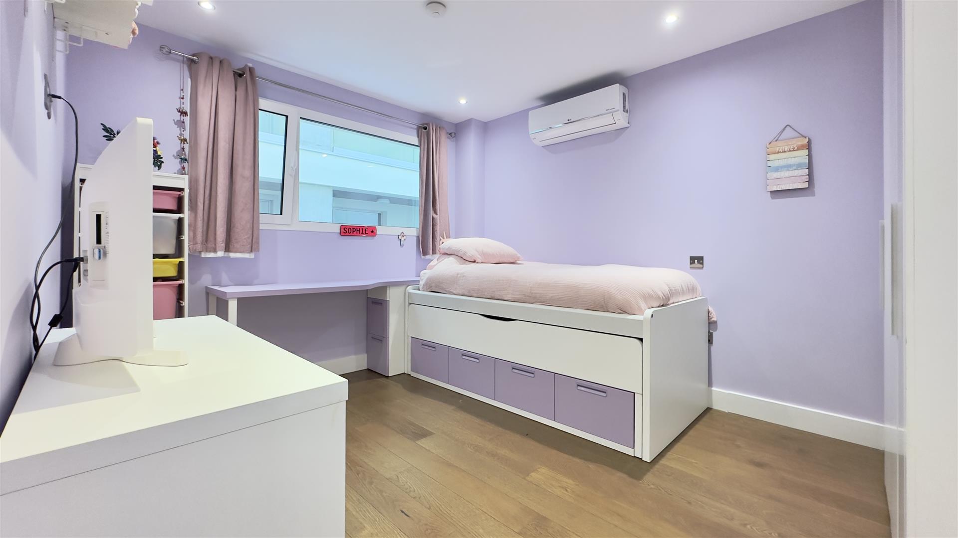 Image of Apartment - 3 Bedrooms - 2 Bathrooms for Sale in Arengos Gardens-Gibraltar, Image 9